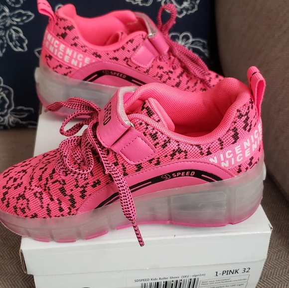 Kids roller sneakers size 1 🚨 - Picture 5 of 6